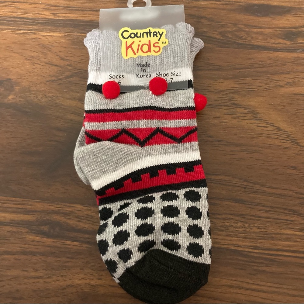 $1 NWT Country Kids Silver Gray Socks Sock Size 5-6, Shoe Size 3-7